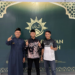 Muslim, Takmir Musholla Al-Furqon Muhammadiyah, berfoto bersama Pimpinan Takmir Masjid Ar-Royyan Muhammadiyah Buduran.